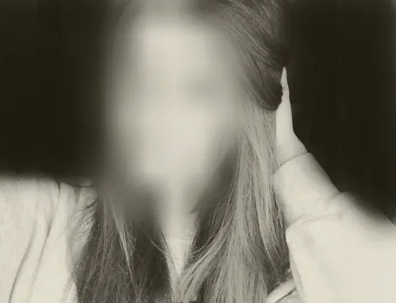 Anna, 29