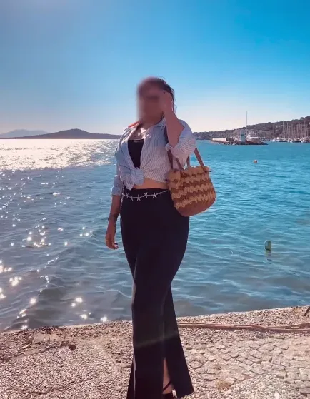 Astrid, 26