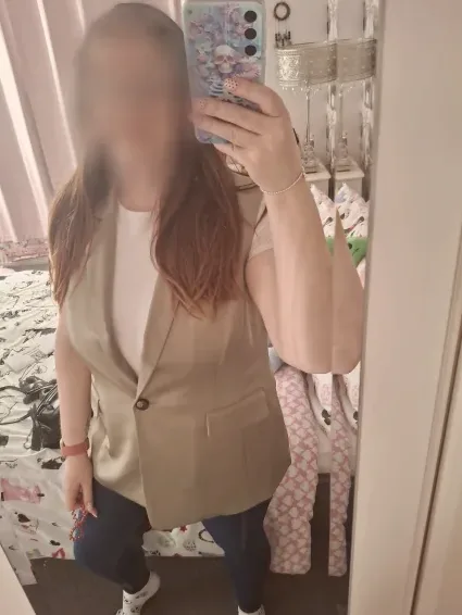 Bernadette, 38