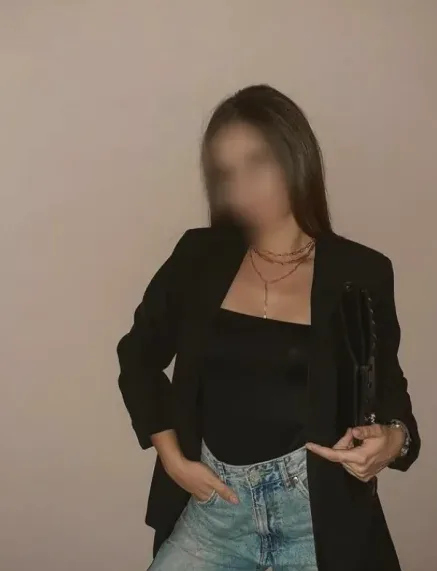Daniela, 35