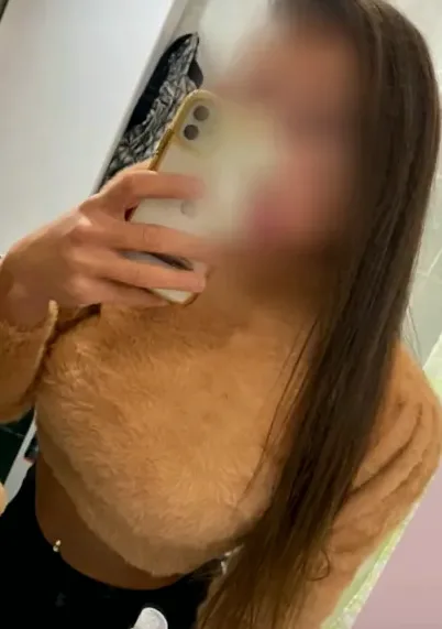 Emily, 27