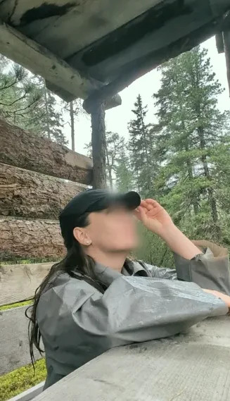 Helena, 35