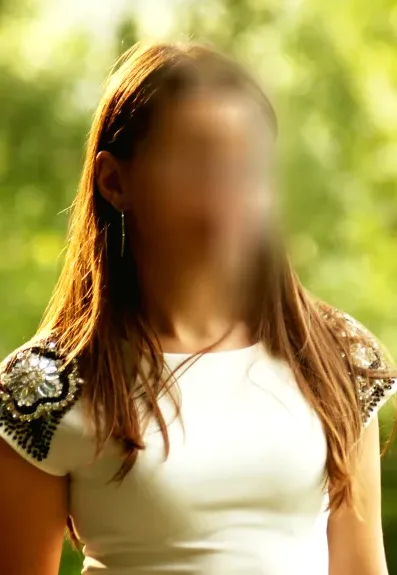 Larissa, 35