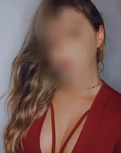Laura, 23