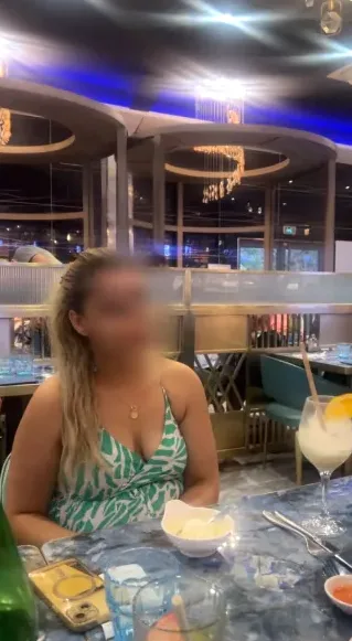 Lena, 40