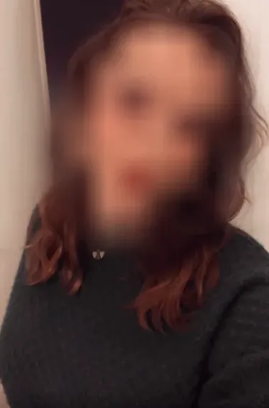 Sophie, 27