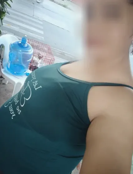 Vanessa, 29